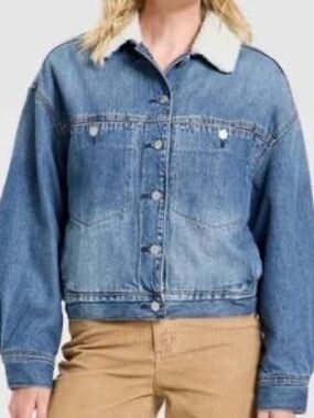 Women's Bubble Denim Jacket - Universal Thread Light Wash L
